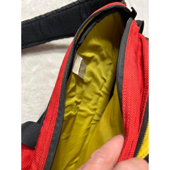 Patagonia Atom Sling 8L Bag Red & Black Nylon - Picture 3 of 10